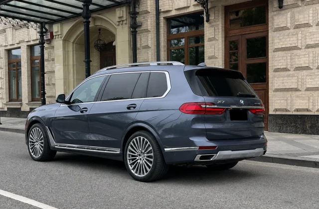 BMW X7 40i