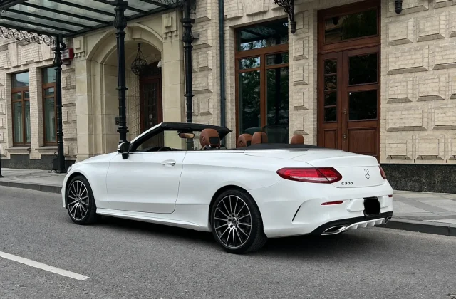 Mercedes-Benz C 300 (кабрио)