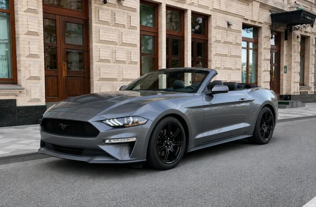 Ford Mustang VI (кабрио)