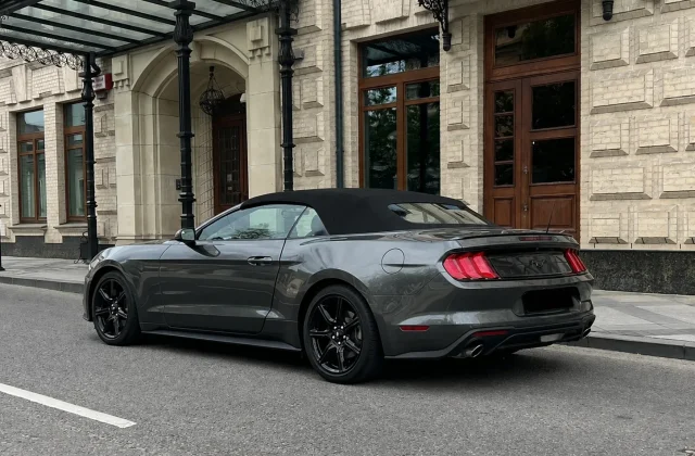 Ford Mustang VI (кабрио)