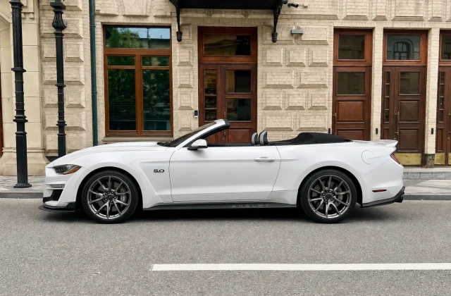 Ford Mustang VI (кабрио)