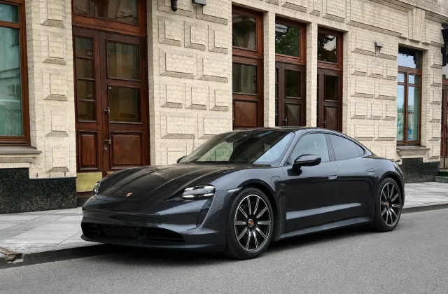 Porsche Taycan I