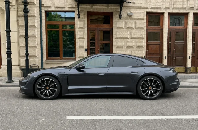 Porsche Taycan I